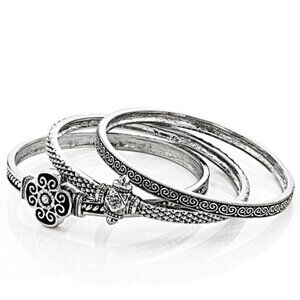 NWT - Paula Deen Crystal Silver Quatrefoil Bangle Bracelet Set of 3 - Stackable